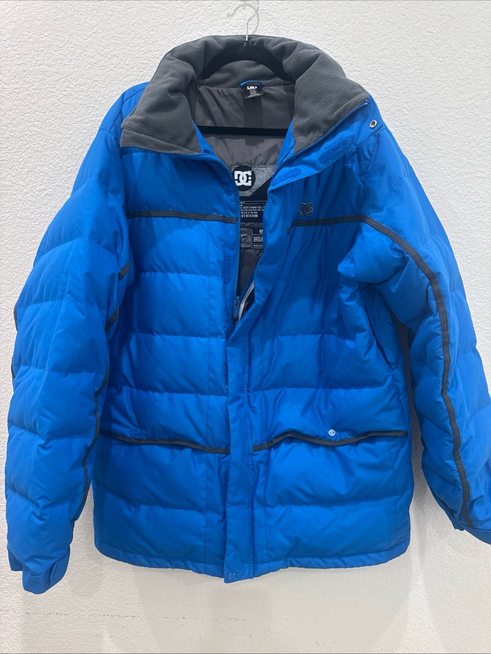 DC Shoes Mens Large Blue Down Snowboard Ski Jacket EXOTEX 5K Hooded Winter Coat